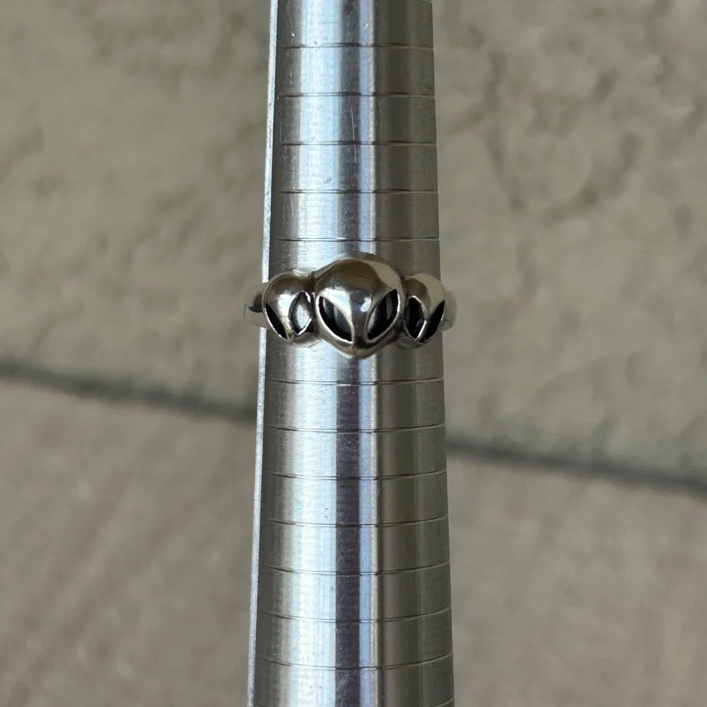 925 Sterling Silver embrace unique